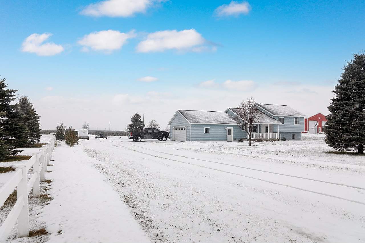 6803 West County Line Road Buckley, MI 49620 - Photo 3 of 39 1883486-2.JPG