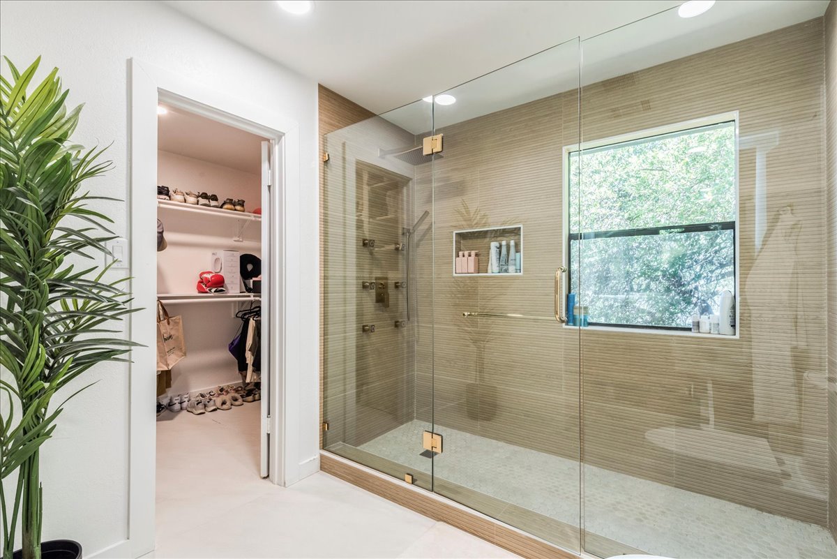 1707 Yucca Lane Cedar Park, TX 78613 - Photo 16 of 26 a bathroom with a shower