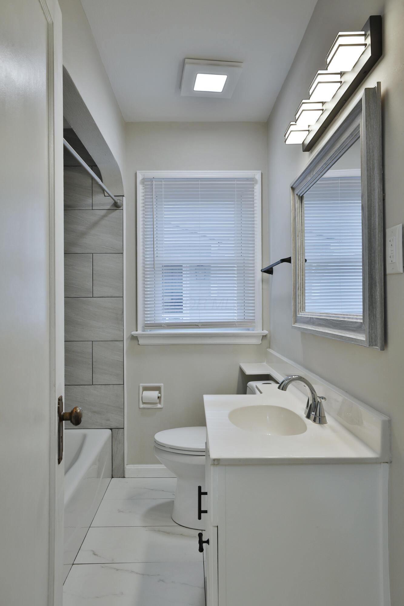 124 North Gould Road Columbus, OH 43209 - Photo 20 of 45 126-N-Gould-20