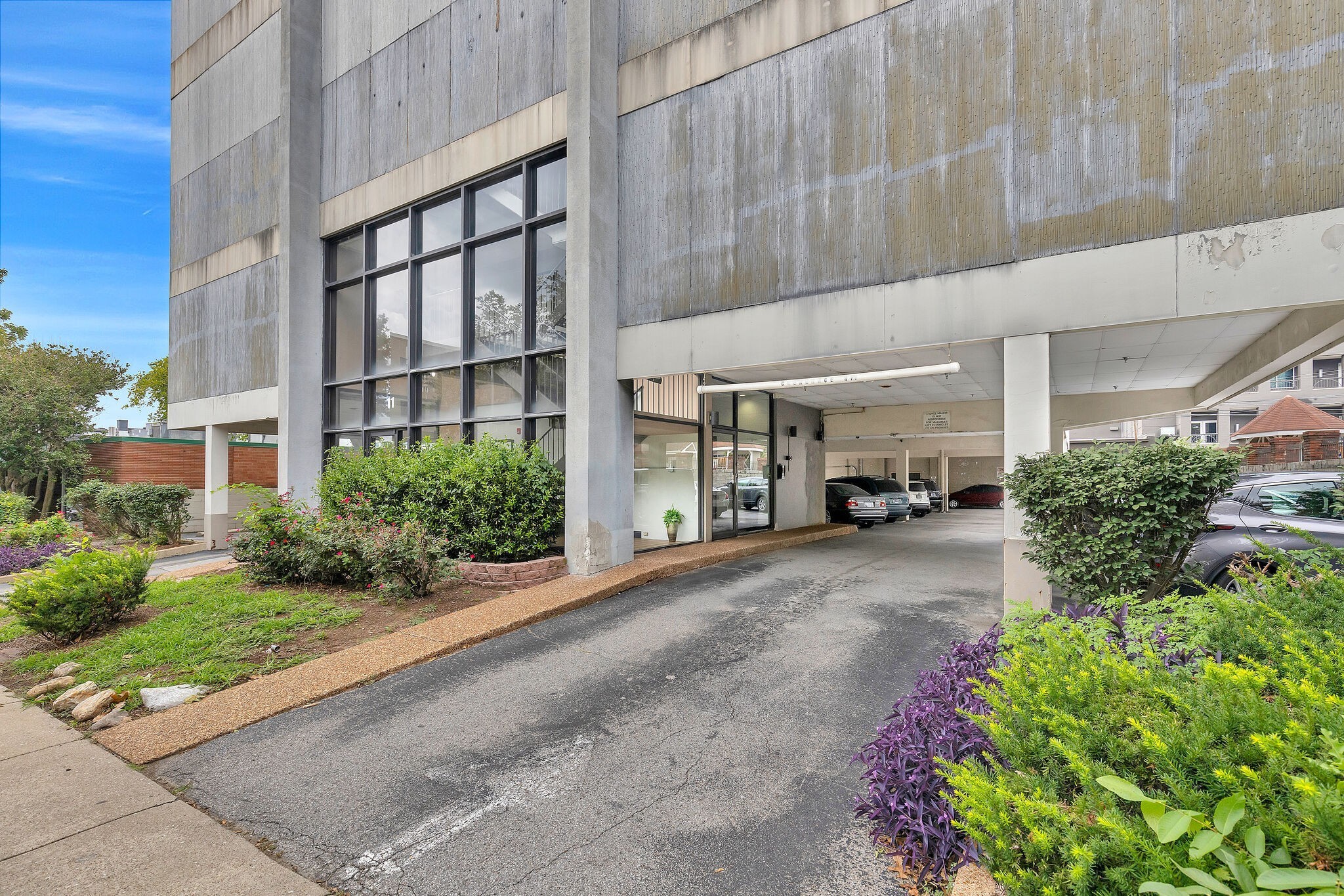 11 Music Square East, Unit 203 Nashville, TN 37203 - Photo 24 of 26 a view of a building with a street