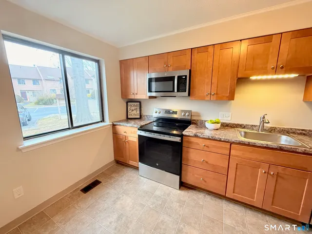 $259,900 | 218 Adams Hill Way, Unit 218, East Windsor, CT 06088