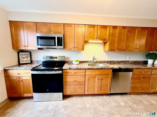 $259,900 | 218 Adams Hill Way, Unit 218, East Windsor, CT 06088