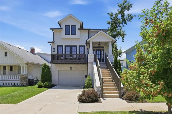 $835,000 | 733 West 44th Terrace, Kansas City, MO 64111