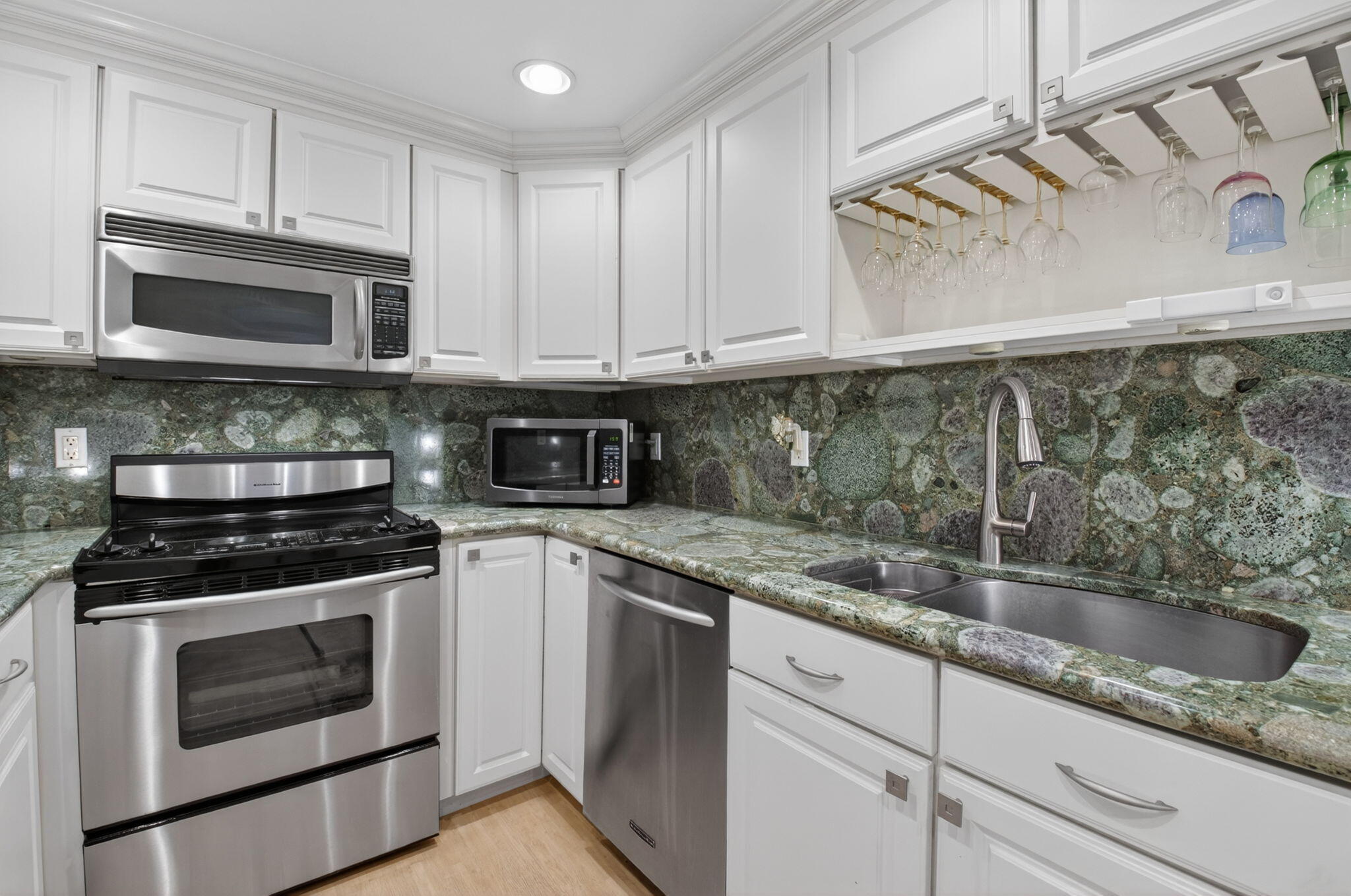 2851 South Ocean Boulevard, Unit 5M Boca Raton, FL 33432 - Photo 11 of 46 Kitchen