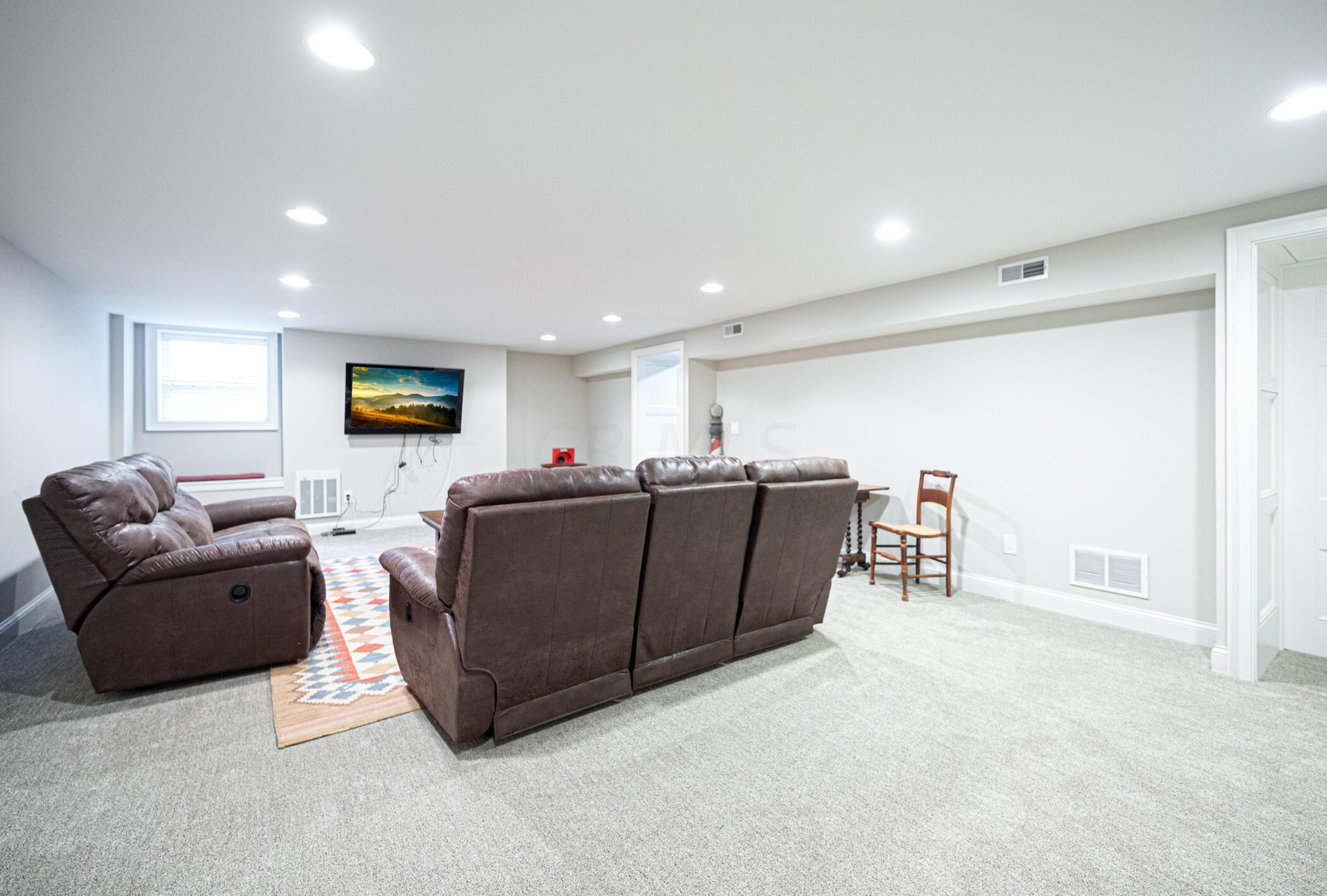 1558 Roxbury Road Columbus, OH 43212 - Photo 41 of 66 Rec Room