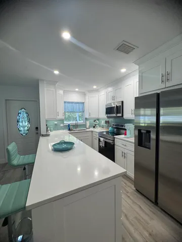 $2,000 | 404 High Point Boulevard, Delray Beach, FL 33445