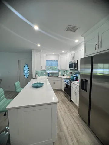 $2,000 | 404 High Point Boulevard, Delray Beach, FL 33445