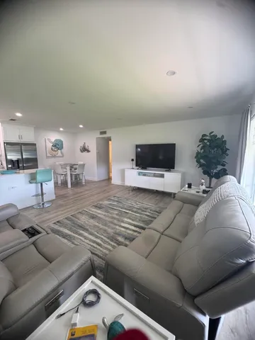 $2,000 | 404 High Point Boulevard, Delray Beach, FL 33445