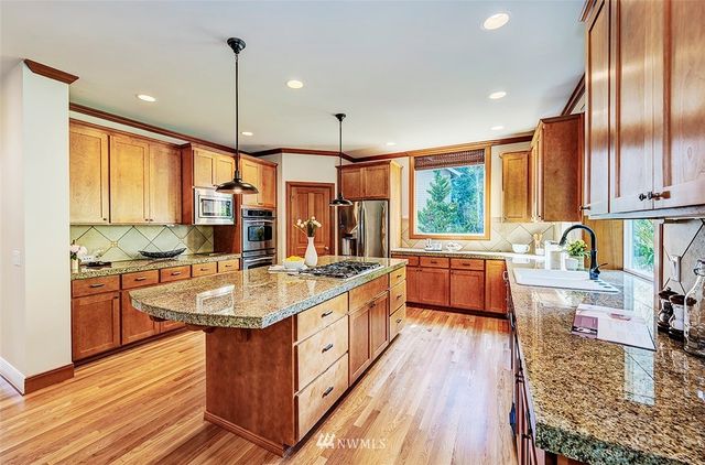 $1,746,000 | 17031 Northeast 114th Court, Redmond, WA 98052