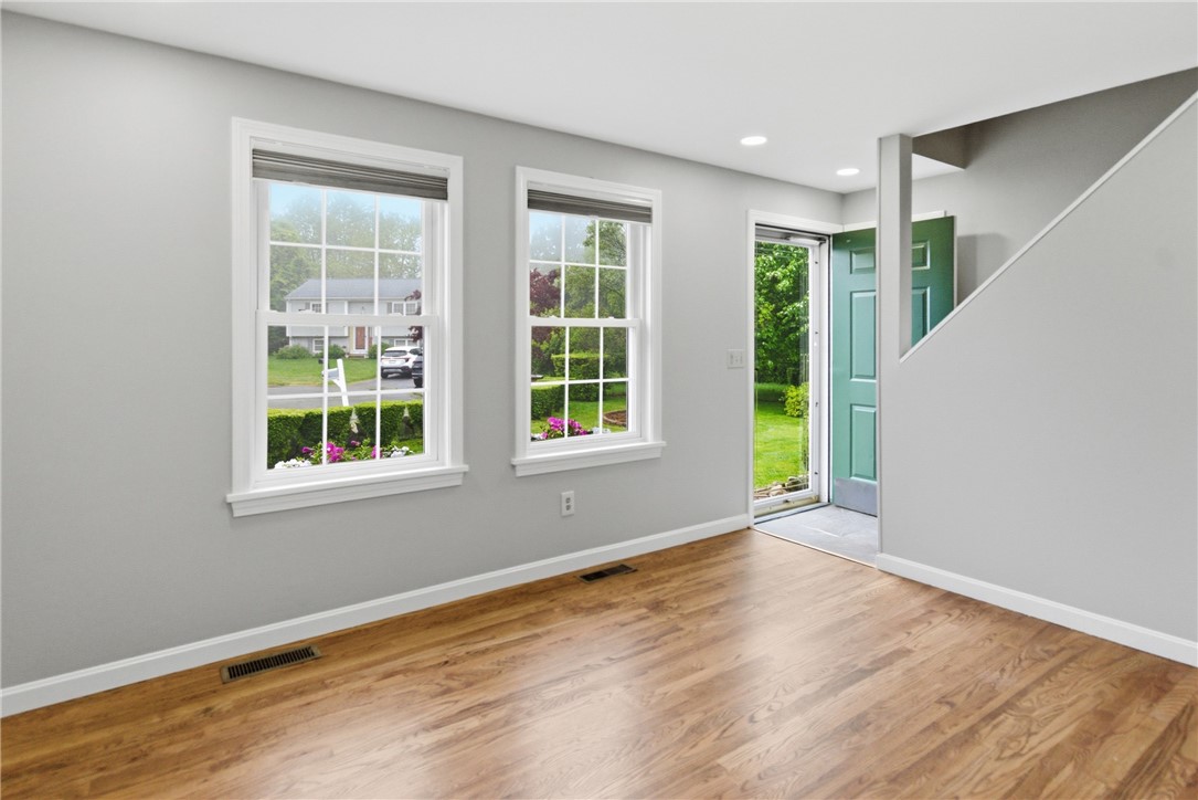 49 Harvest Road Middletown, RI 02842 - Photo 13 of 49