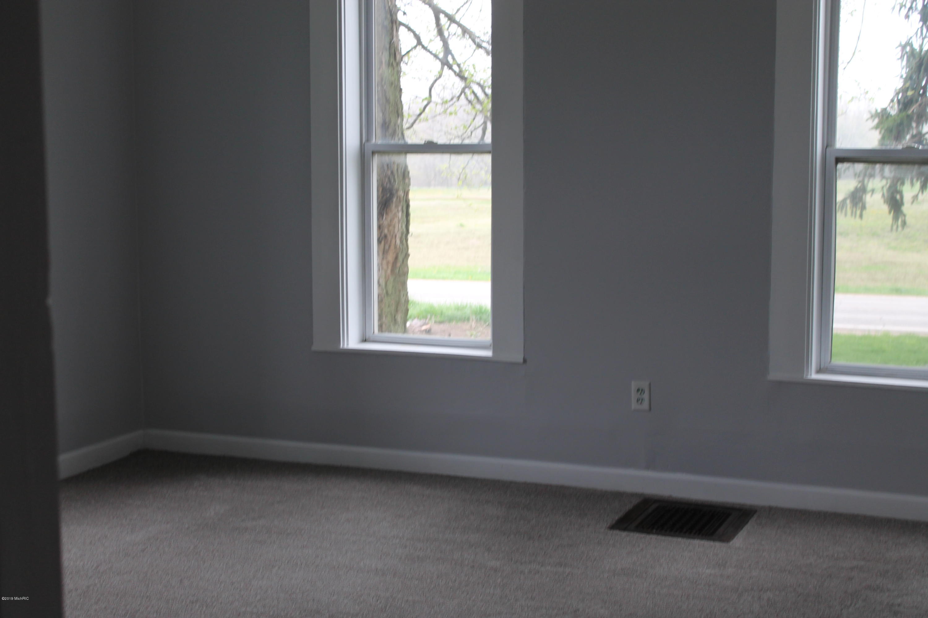 512 Orland Road Bronson, MI 49028 - Photo 3 of 26 IMG_2542