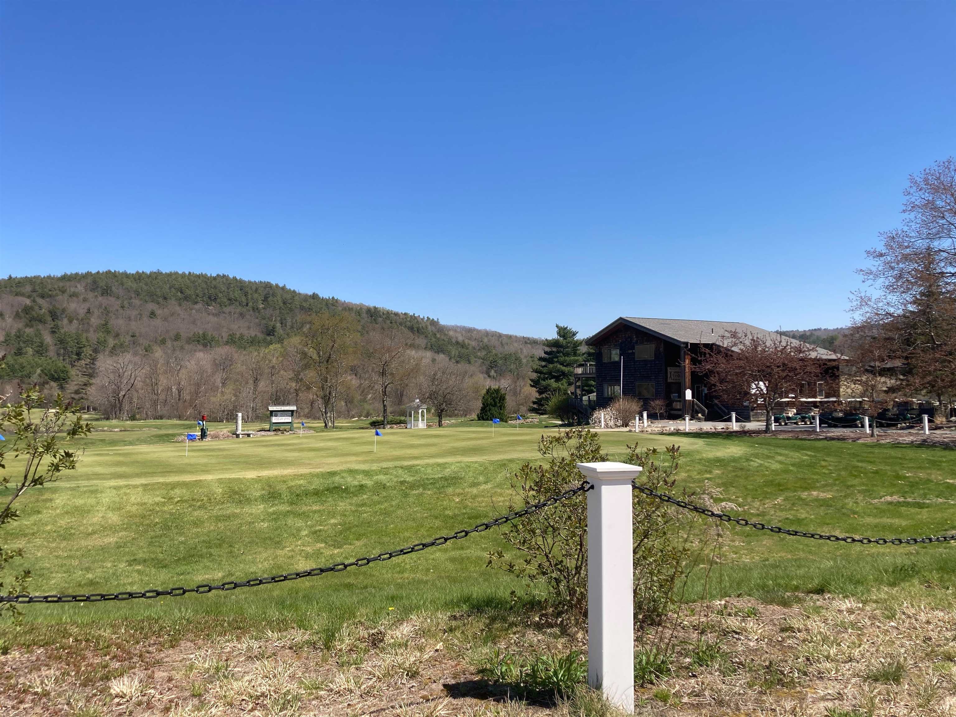 10 Breakneck Road, Unit 10 Newport, NH 03773 - Photo 3 of 10