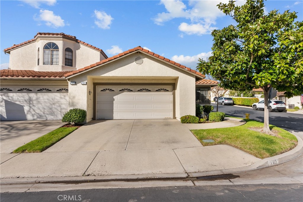 745 Wind Willow Way Simi Valley, CA 93065 - Photo 1 of 41
