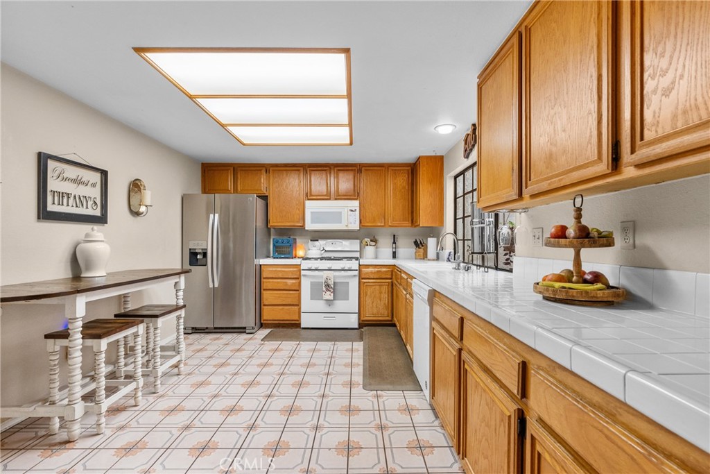 745 Wind Willow Way Simi Valley, CA 93065 - Photo 18 of 41