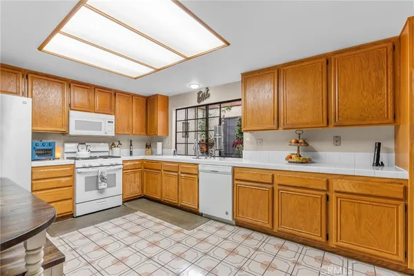 $698,000 | 745 Wind Willow Way, Simi Valley, CA 93065