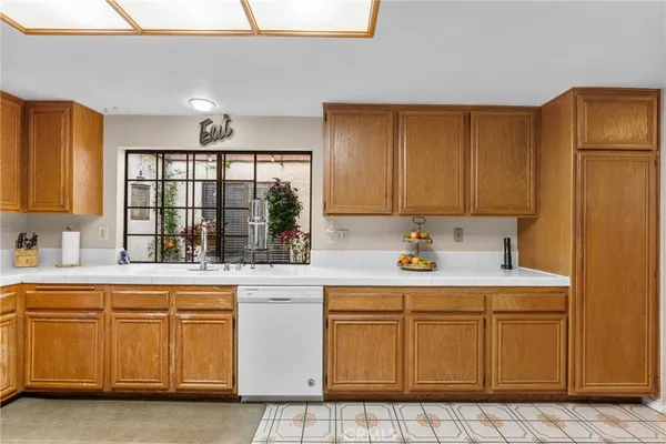 $698,000 | 745 Wind Willow Way, Simi Valley, CA 93065