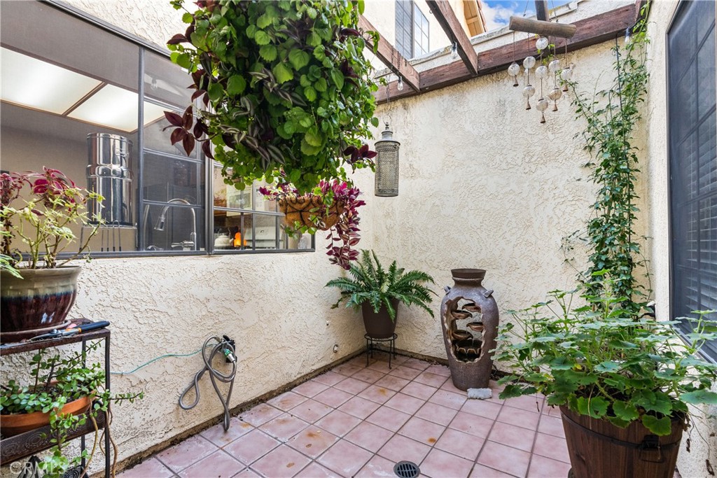 745 Wind Willow Way Simi Valley, CA 93065 - Photo 22 of 41