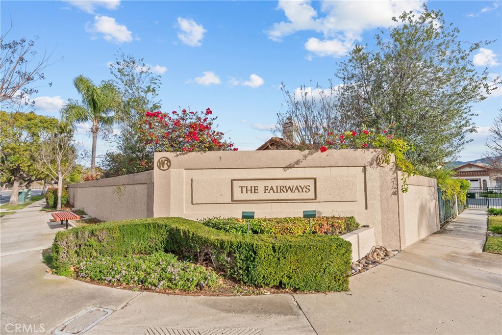 745 Wind Willow Way Simi Valley, CA 93065 - Photo 3 of 41