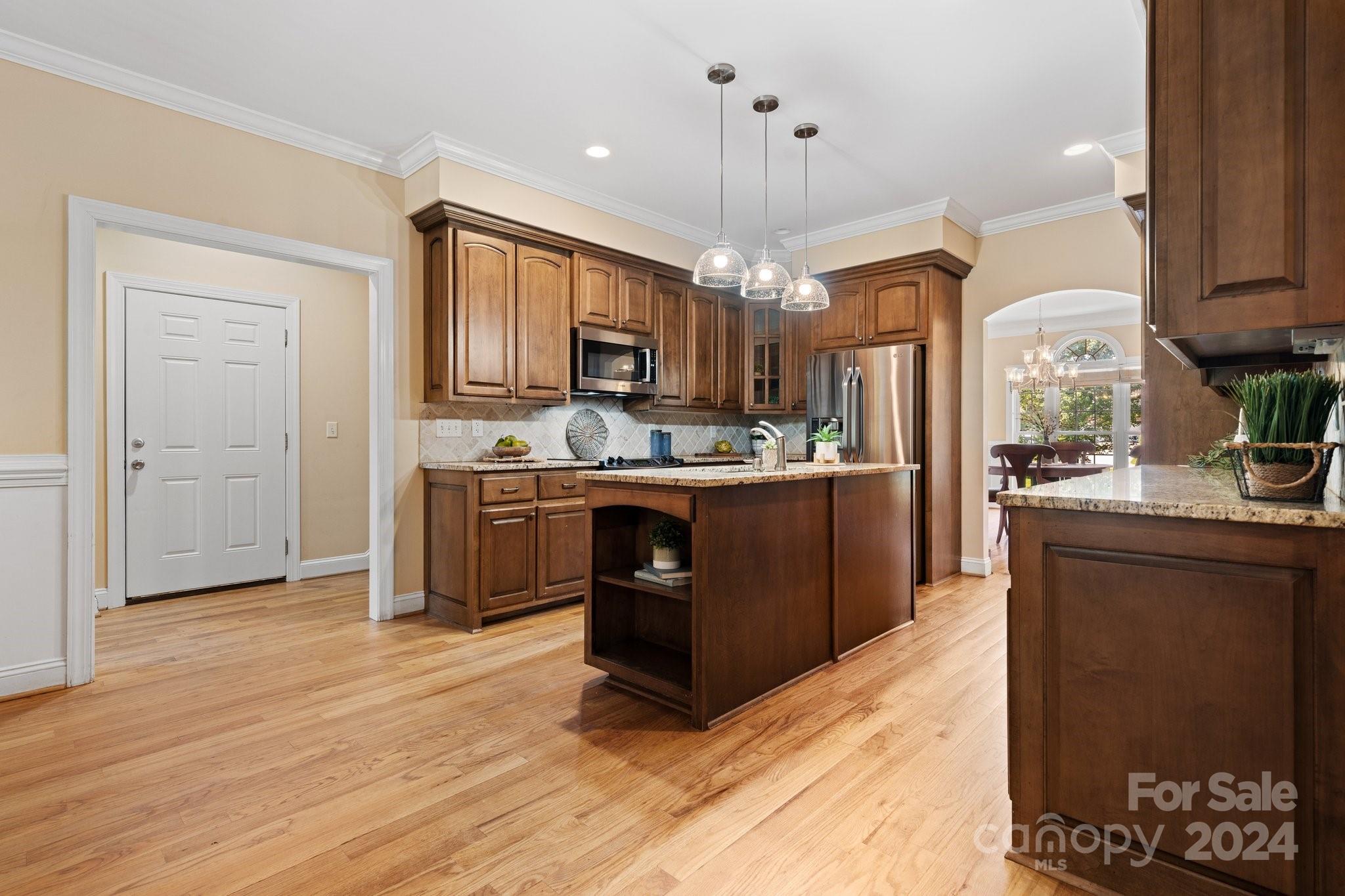 4002 Falling Creek Road Hickory, NC 28601 - Photo 11 of 48 Gallery Image 11