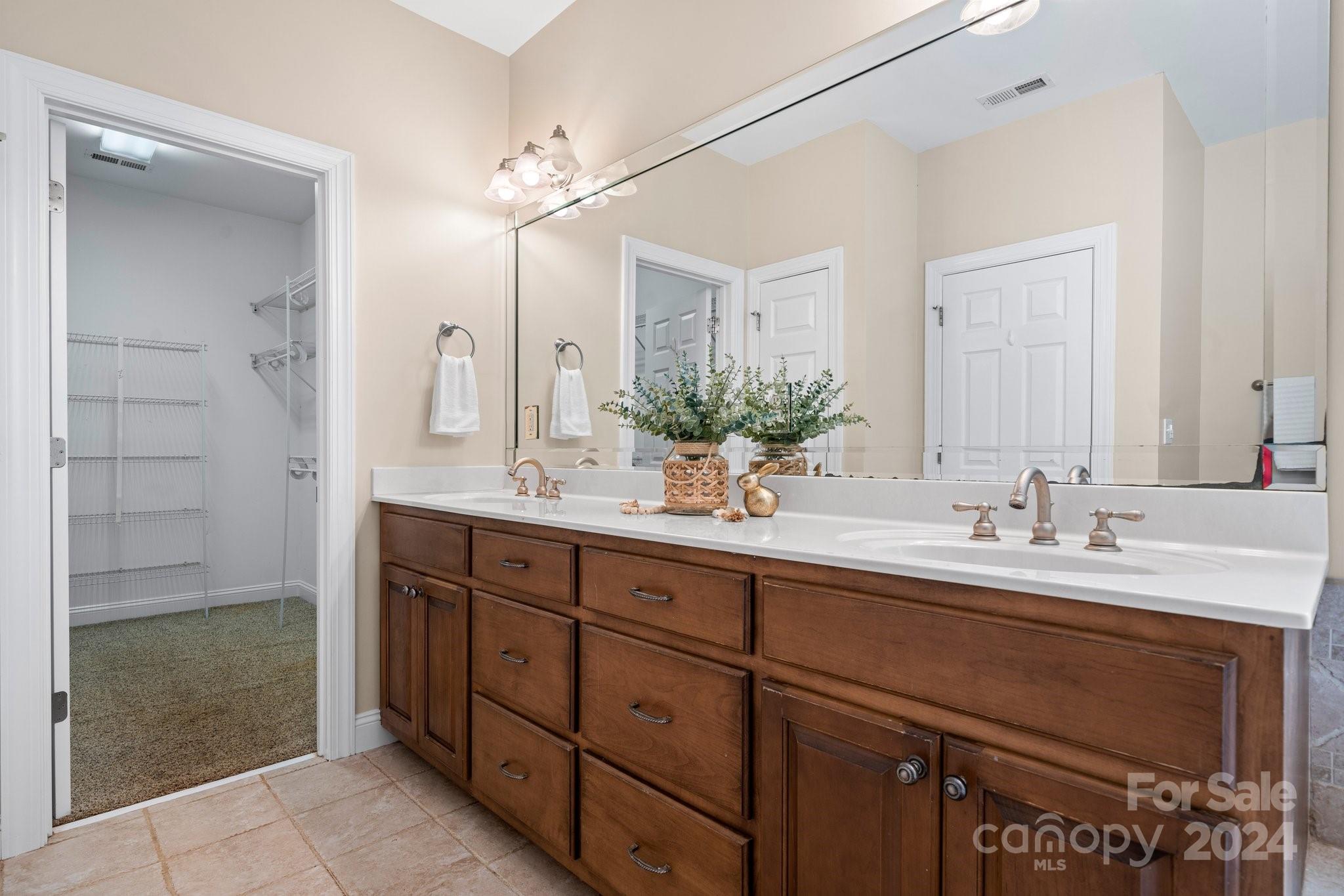 4002 Falling Creek Road Hickory, NC 28601 - Photo 21 of 48 Gallery Image 21