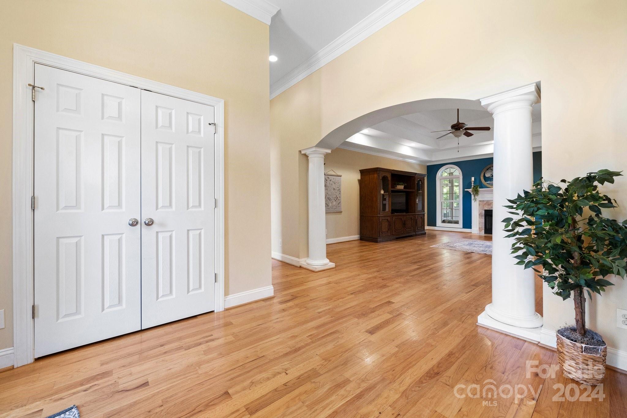 4002 Falling Creek Road Hickory, NC 28601 - Photo 5 of 48 Gallery Image 5