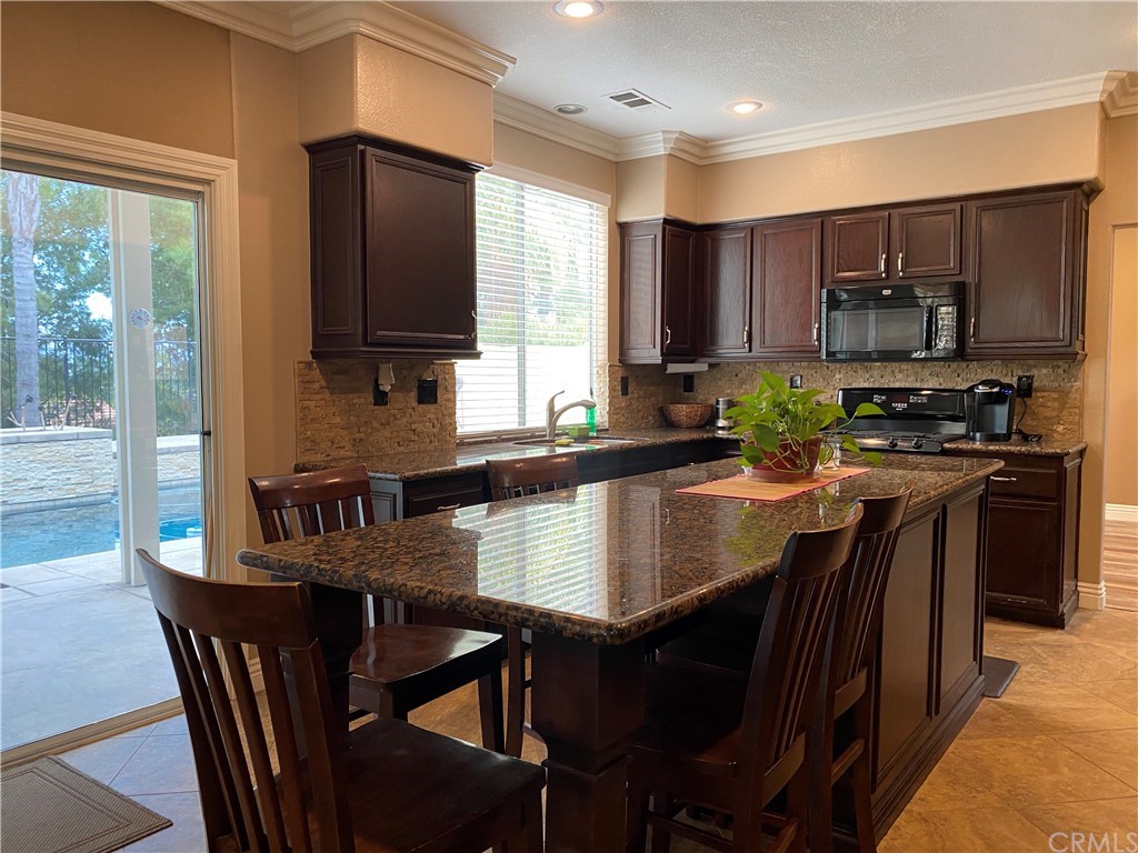 33203 Fox Road Temecula, CA 92592 - Photo 12 of 46