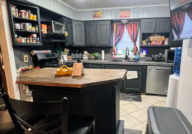 $299,900 | 6340 Quarterline Road, Spring Lake, MI 49456