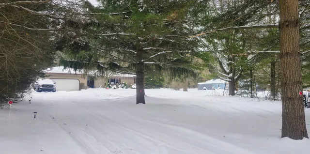 $299,900 | 6340 Quarterline Road, Spring Lake, MI 49456