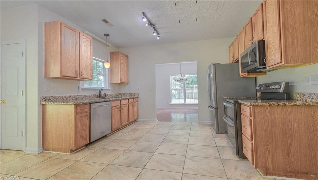2914 Chestnut Heights Road Winston-Salem, NC 27107 - Photo 6 of 33