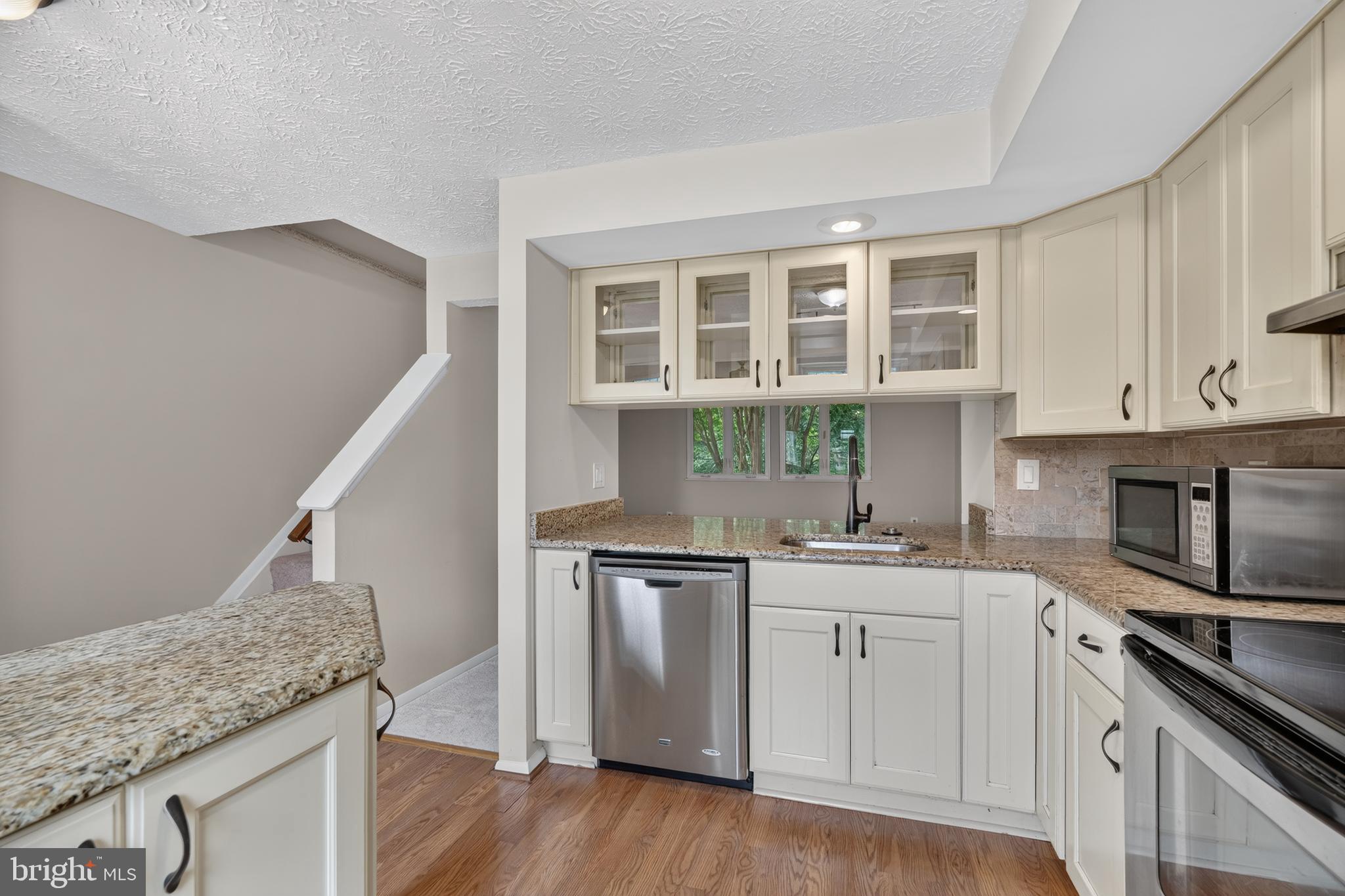 6313 Sunset Terrace Springfield, VA 22153 - Photo 6 of 27 Gallery Image 6