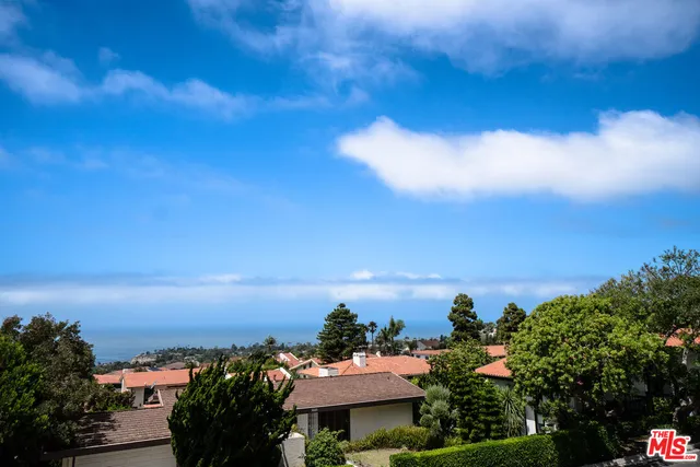 $10,000 | 1312 Vía Zumaya, Palos Verdes Estates, CA 90274