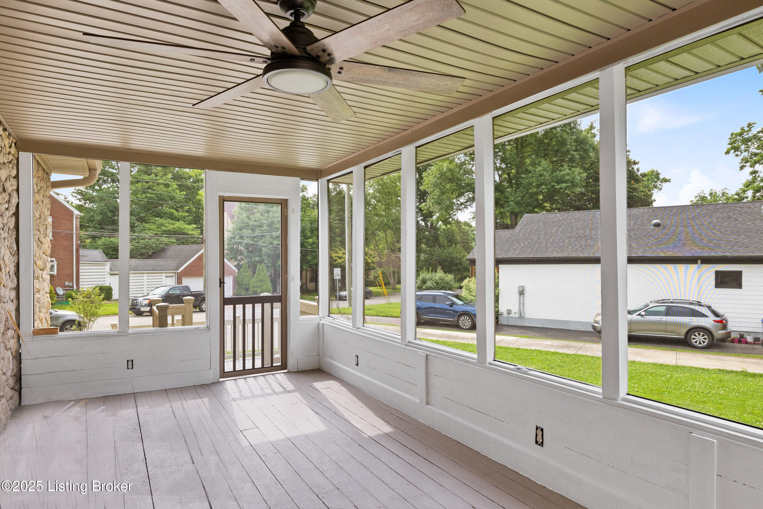 3224 Lexington Road Louisville, KY 40206 - Photo 28 of 32 031