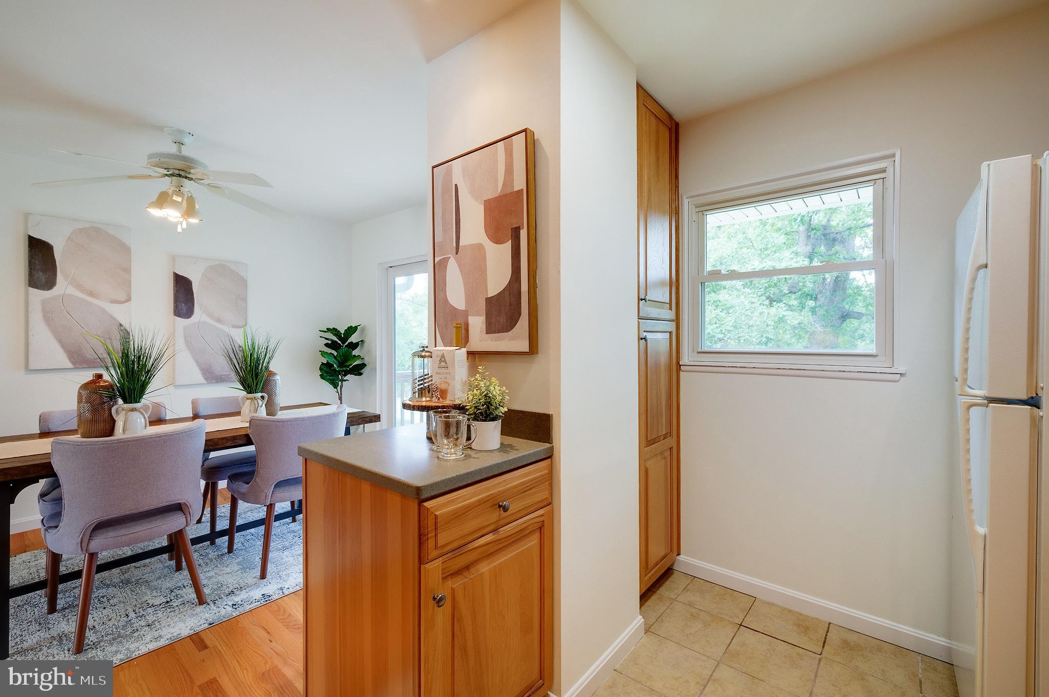 9212 Morley Road Lanham, MD 20706 - Photo 23 of 64 a workspace with furniture and window