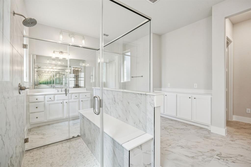 4504 Crescent Road McKinney, TX 75071 - Photo 16 of 39