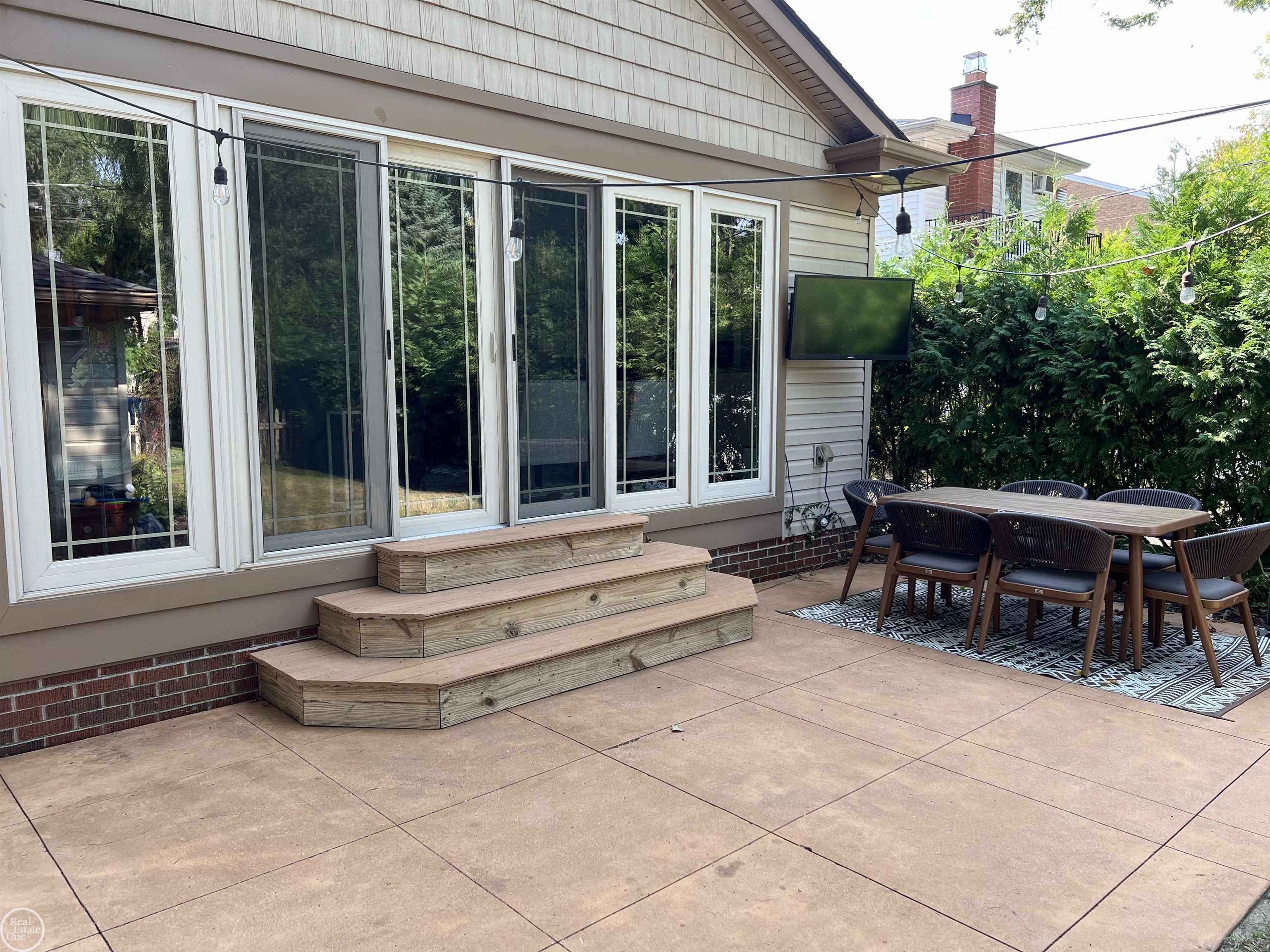 1870 Prestwick Road Grosse Pointe Woods, MI 48236 - Photo 52 of 66