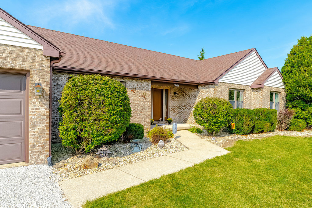 29436 South Wallingford Road Manhattan, IL 60442 - Photo 1 of 42
