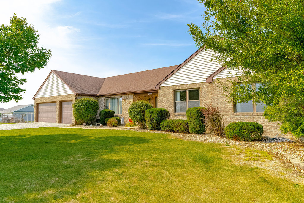 29436 South Wallingford Road Manhattan, IL 60442 - Photo 3 of 42