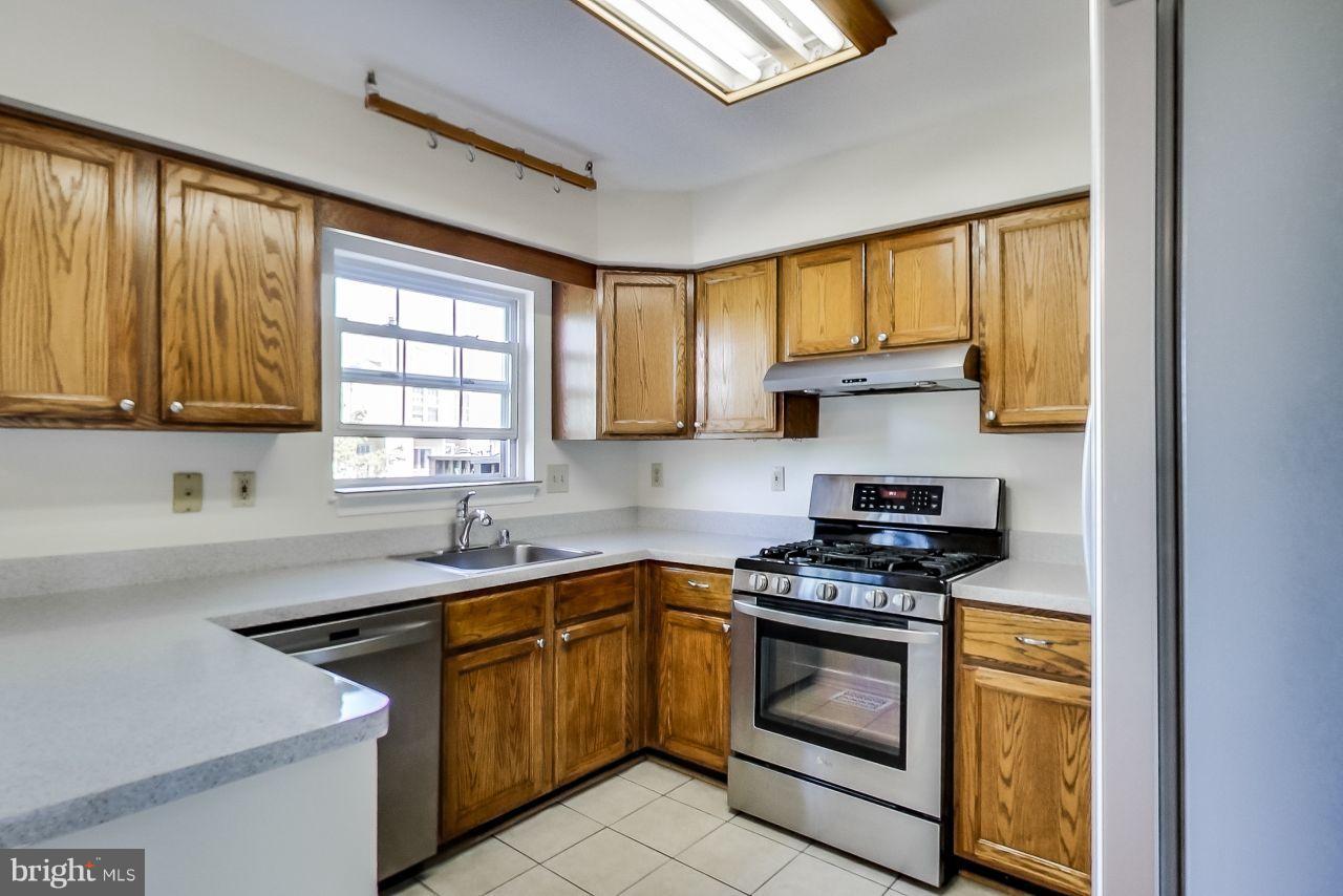 2406 Winding Ridge Road Odenton, MD 21113 - Photo 2 of 30 Kitchen