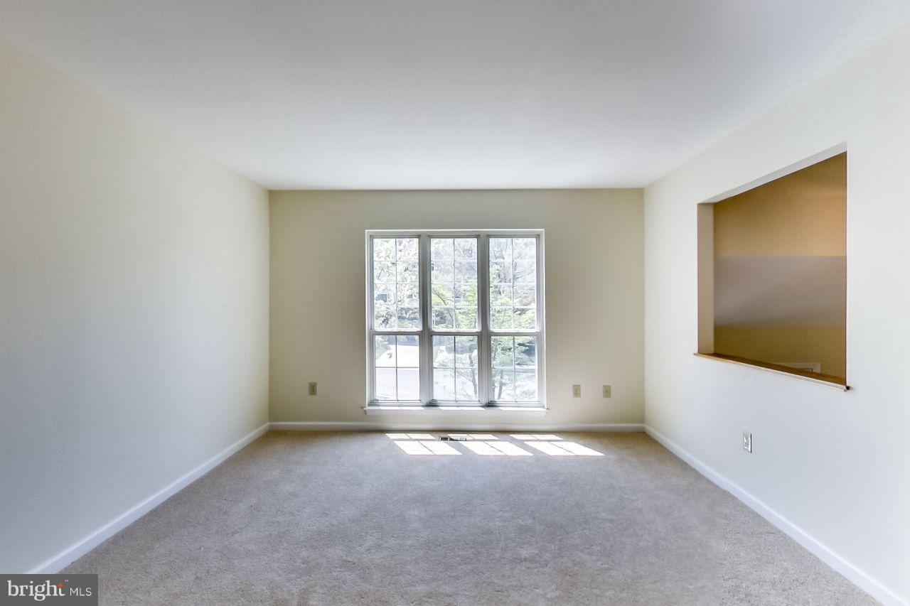 2406 Winding Ridge Road Odenton, MD 21113 - Photo 7 of 30 Living Room