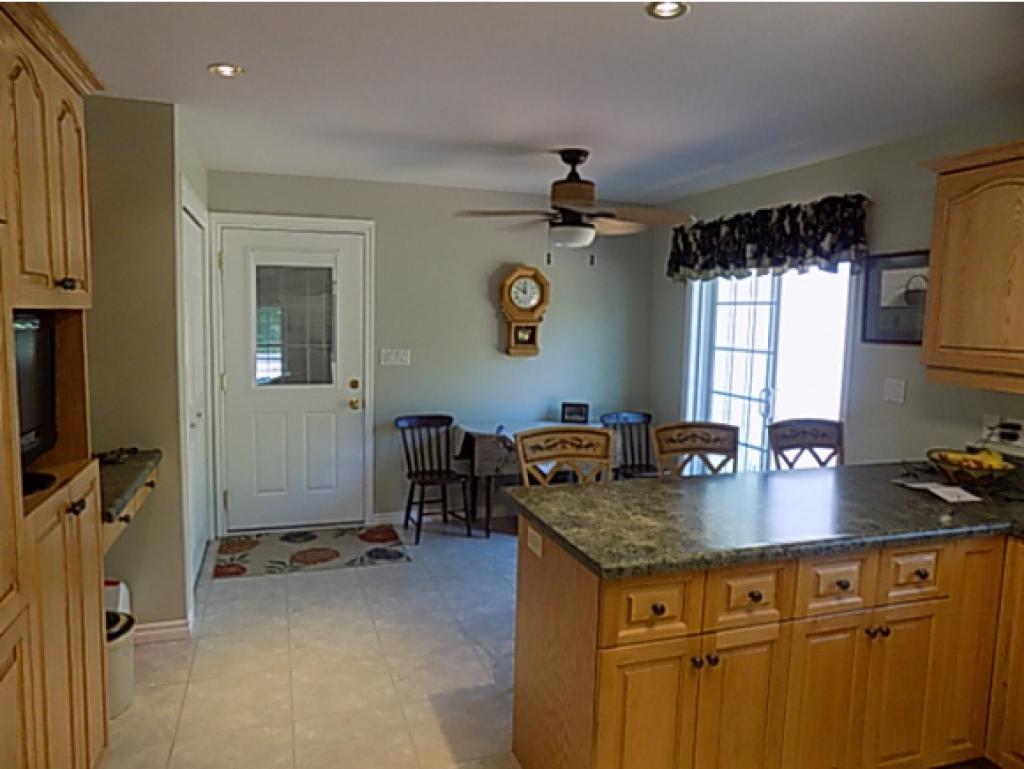 798 Hilltop Road Littleton, NH 03561 - Photo 3 of 32
