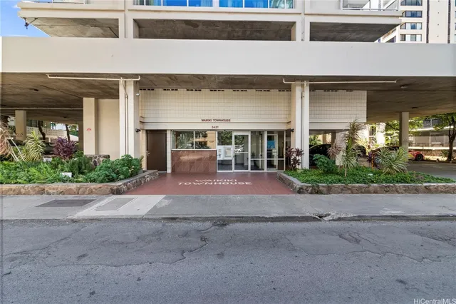 $2,750 | 2421 Tusitala Street, Unit 1902, Honolulu, HI 96815