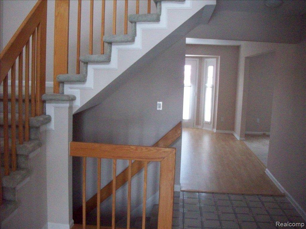 3071 Primrose Drive Rochester, MI 48307 - Photo 8 of 14 3071 Primrose Pics (15)