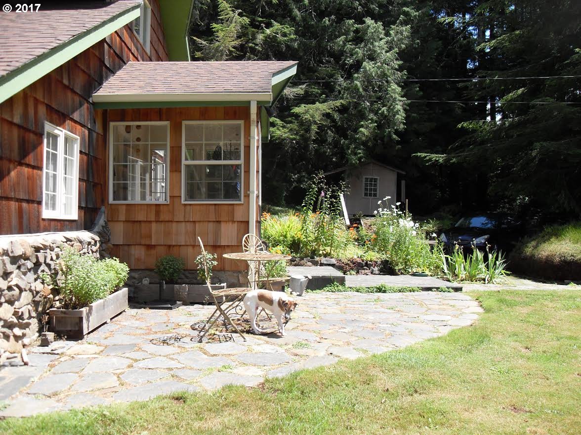 4505 South Smith River Road Reedsport, OR 97467 - Photo 16 of 19 Gallery Image 16