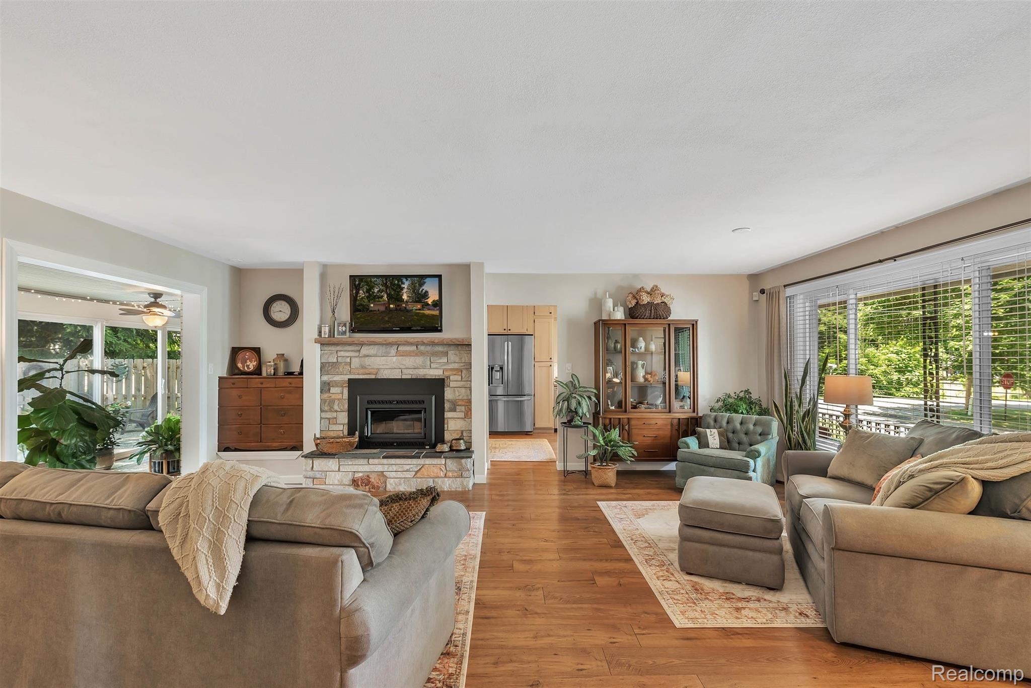 603 Hickory Street Fenton, MI 48430 - Photo 2 of 50 13-603 Hickory St -WindowStill-Real.jpg