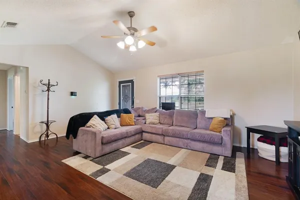 $270,000 | 310 County Road, Powderly, TX 75473