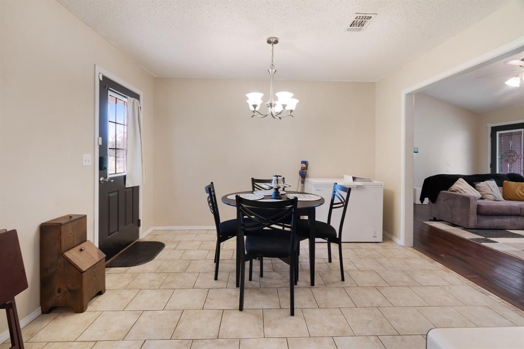 310 County Road Powderly, TX 75473 - Photo 5 of 17