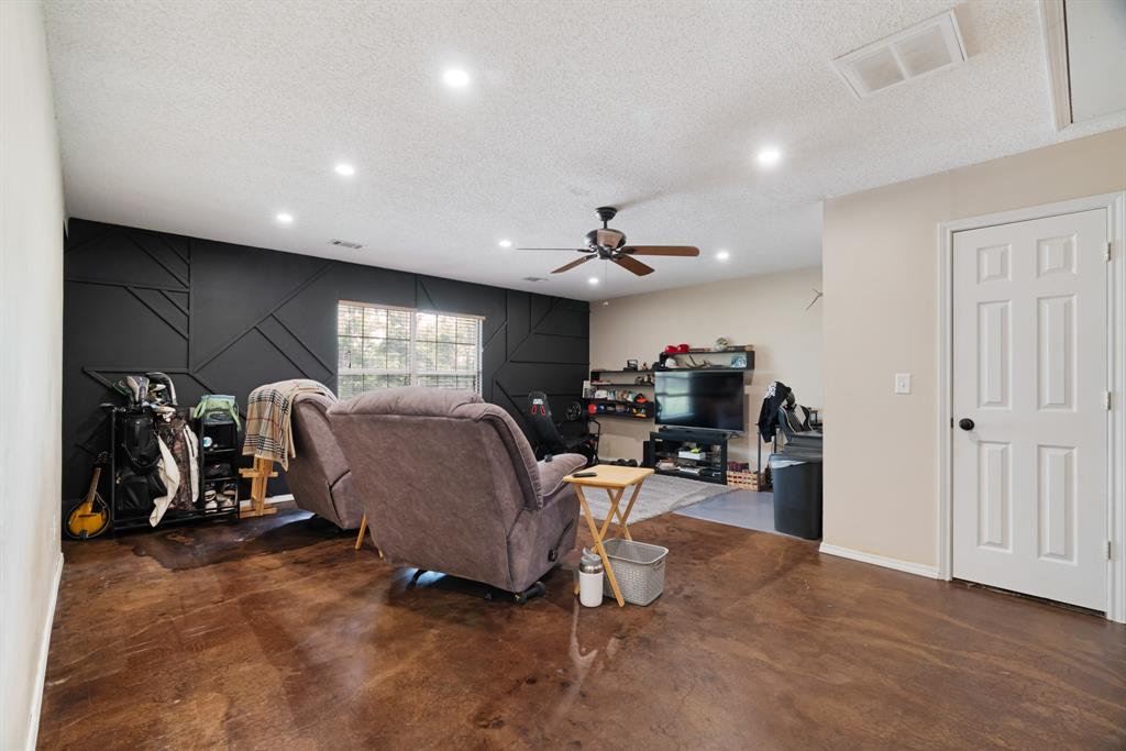 310 County Road Powderly, TX 75473 - Photo 8 of 17