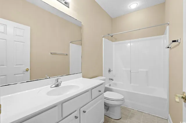 $180,000 | 119 Fountain Pointe Lane, Unit 202, Myrtle Beach, SC 29579