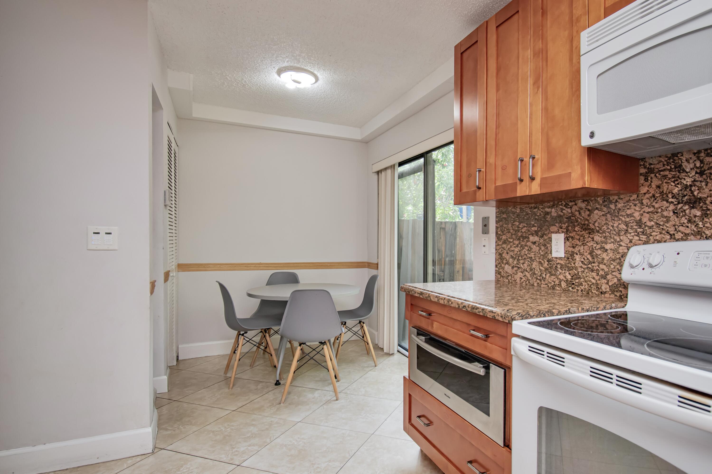 7670 Lago Del Mar Drive, Unit 301 Boca Raton, FL 33433 - Photo 13 of 29 F21B6C57-0706-4CB1-B41A-D70C15F2CE06