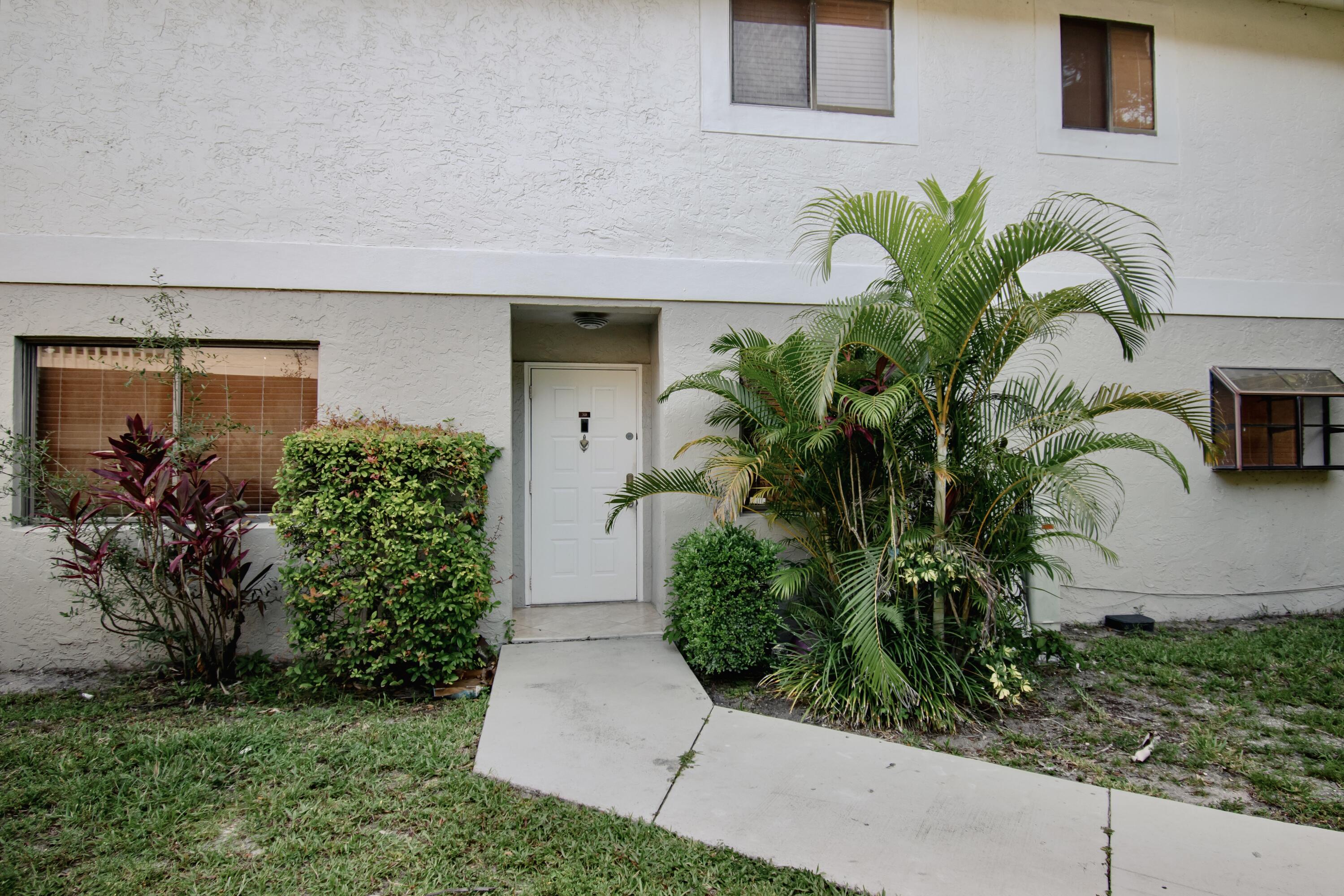 7670 Lago Del Mar Drive, Unit 301 Boca Raton, FL 33433 - Photo 2 of 29 B04EA14B-E52A-4BED-9849-8A487A77F813